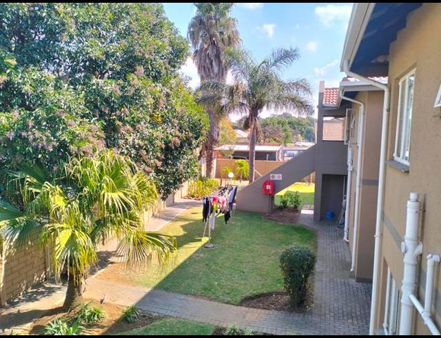2 BEDROOM APARTMENT FOR SALE IN KEMPTON PARK EXT 04